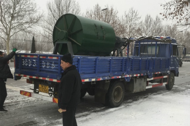 冰天雪地發貨忙，一噸標準球磨機