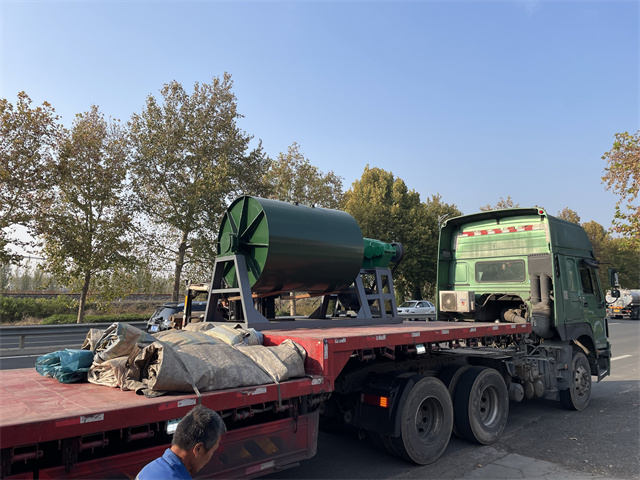 陶瓷球磨機(jī)003.jpg 陶瓷球磨機(jī)003.jpg